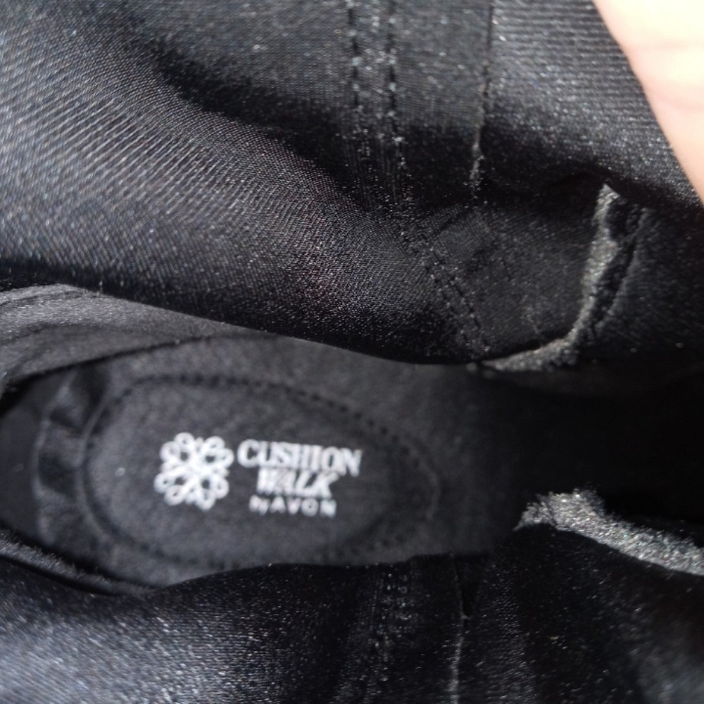 AVON cushion walk